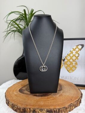 Gucci Silver Interlocking G Pendant Necklace